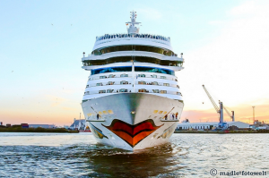 cruise liner
